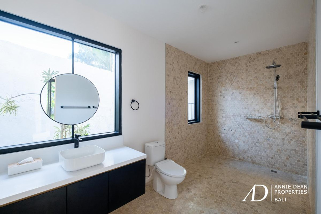 YEARLY RENTAL | BRAND NEW MODERN VILLA IN CENTRAL SEMINYAK