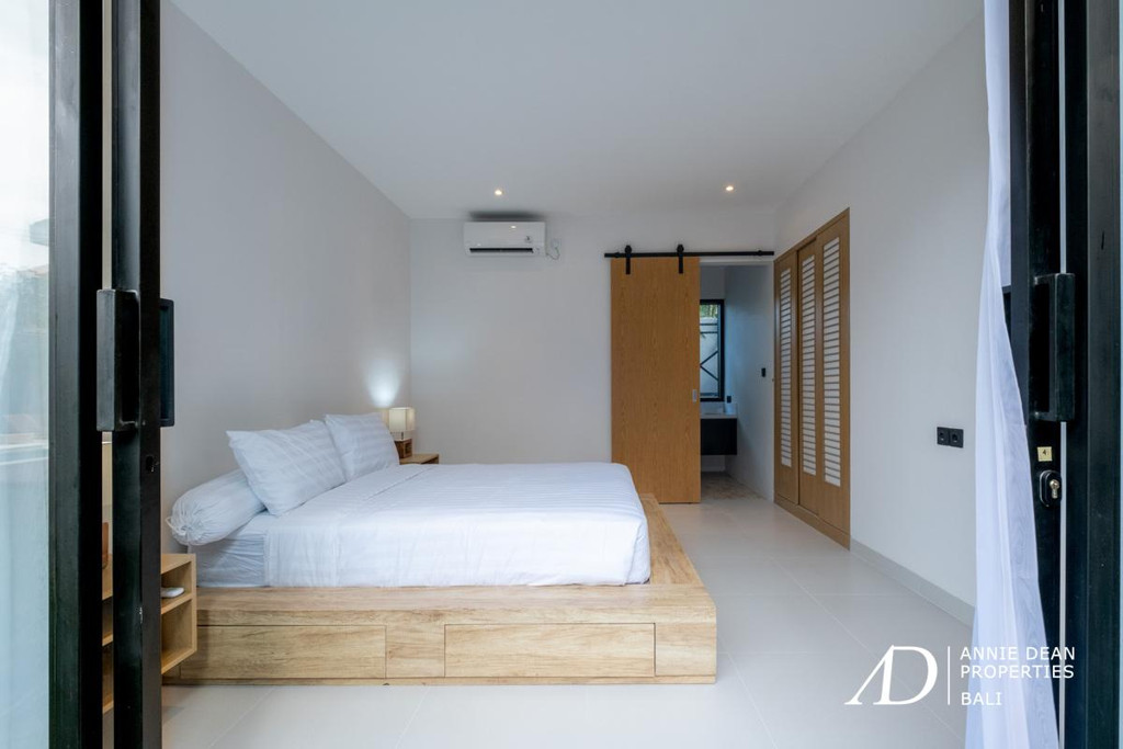 YEARLY RENTAL | BRAND NEW MODERN VILLA IN CENTRAL SEMINYAK