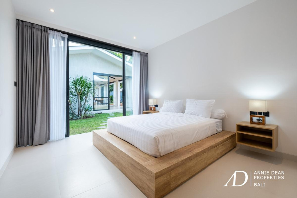 YEARLY RENTAL | BRAND NEW MODERN VILLA IN CENTRAL SEMINYAK