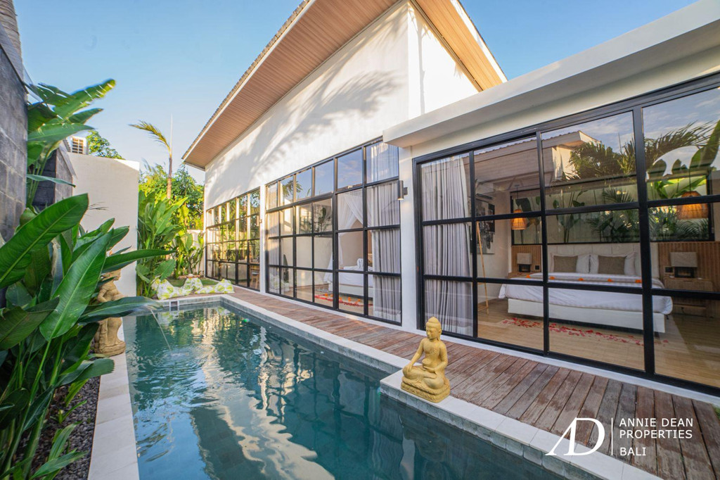LEASEHOLD |COMPLEX OF MODERN 2-BEDROOMS VILLA IN CENTRAL SEMINYAK