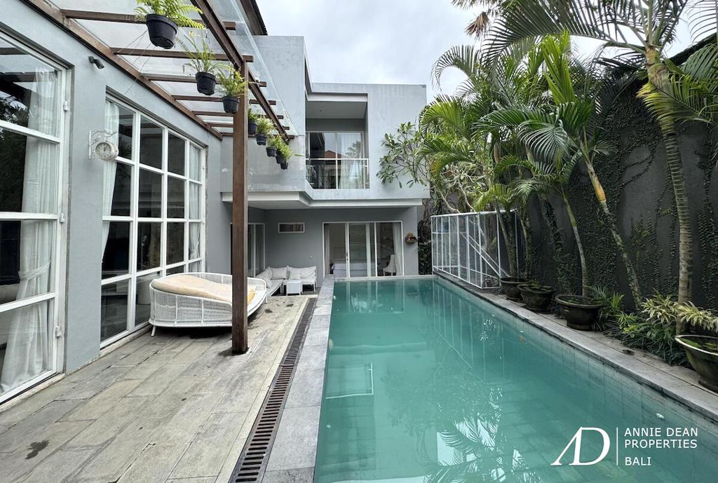 YEARLY RENTAL | MODERN LOFT-STYLE 4-BEDROOM VILLA FOR RENT IN PRIME UMALAS