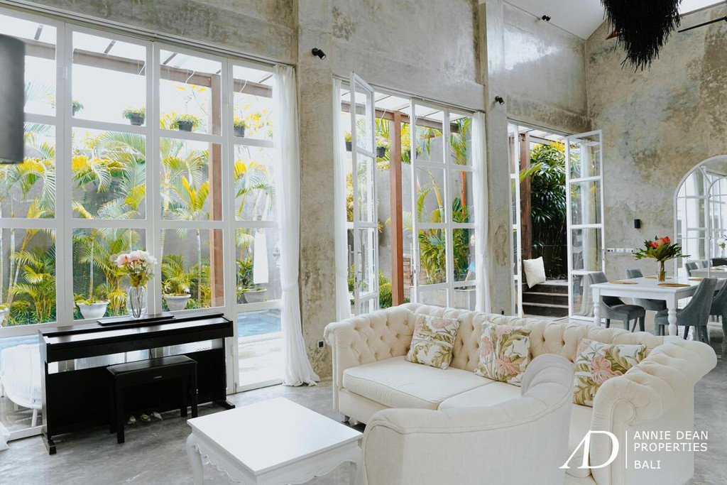 YEARLY RENTAL | MODERN LOFT-STYLE 4-BEDROOM VILLA FOR RENT IN PRIME UMALAS