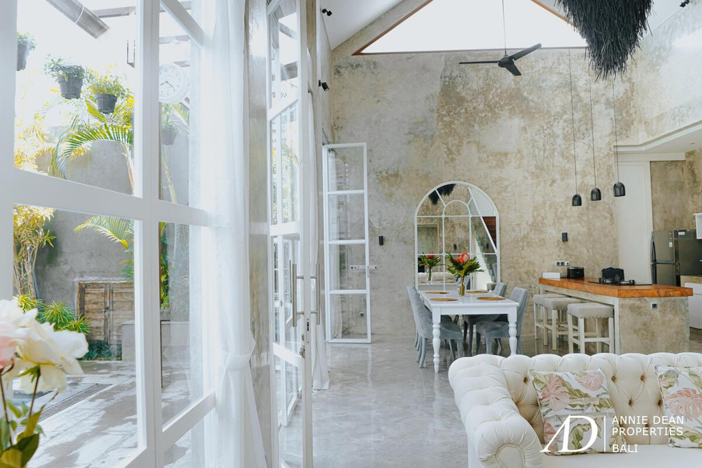 YEARLY RENTAL | MODERN LOFT-STYLE 4-BEDROOM VILLA FOR RENT IN PRIME UMALAS