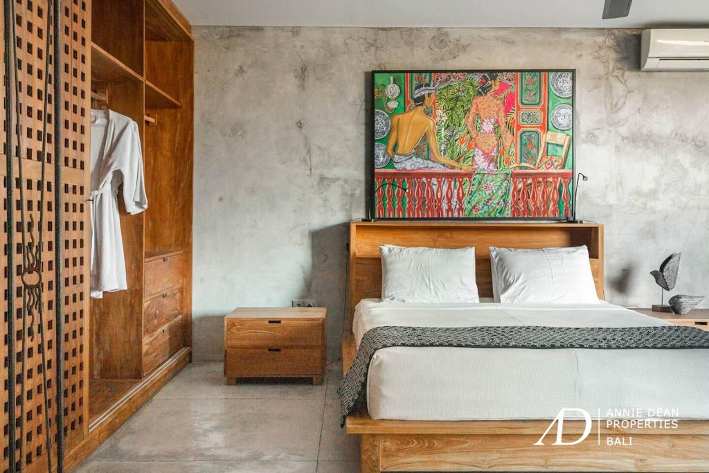 LEASEHOLD | MODERN BALINESE-STYLE 4-BEDROOM VILLA IN CENTRAL SEMINYAK