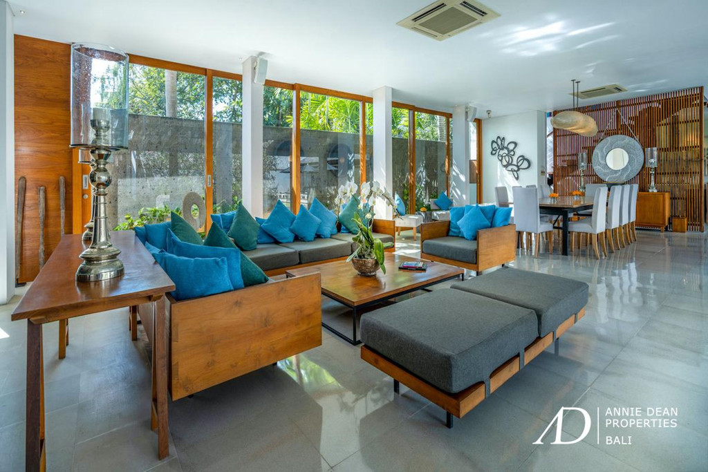 FREEHOLD | LUXURY 5-BED MODERN VILLA WITH ROOFTOP IN PETITENGET, SEMINYAK