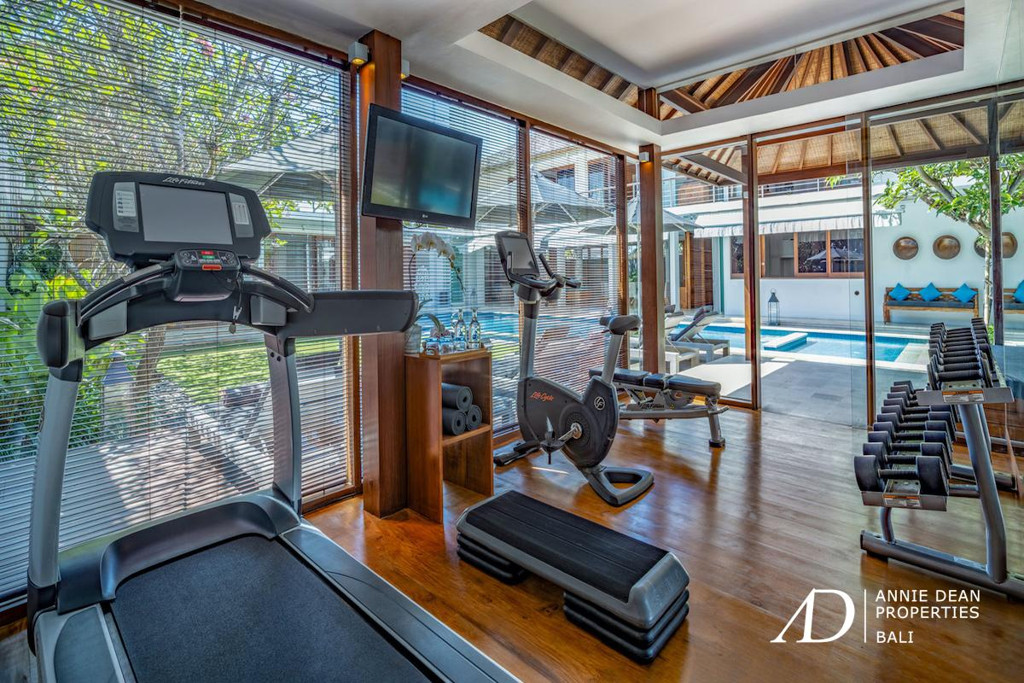 FREEHOLD | MODERN LUXURY VILLA WITH ROOFTOP IN PRIME PETITENGET