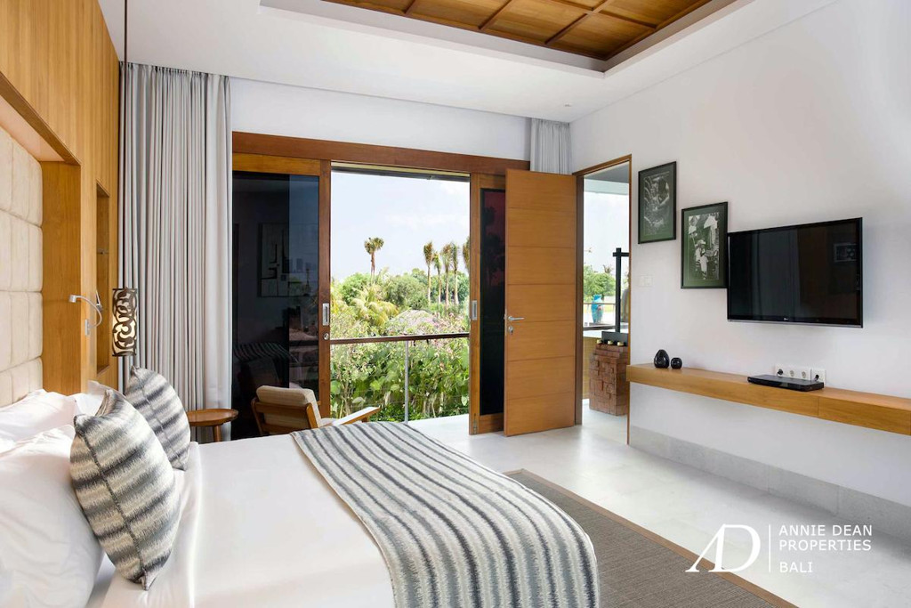 FREEHOLD | MODERN LUXURY VILLA WITH ROOFTOP IN PRIME PETITENGET