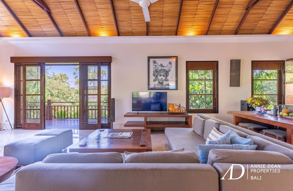 FREEHOLD | 3-BED VILLA WITHIN A LUXURY RESORT WITH BEACH ACCESS