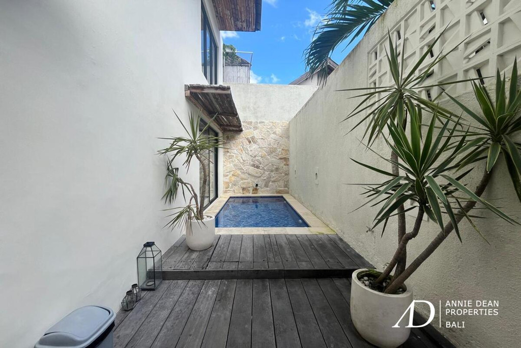 LEASEHOLD | MODERN 2-BEDROOM VILLA IN KEROBOKAN NEAR SEMINYAK
