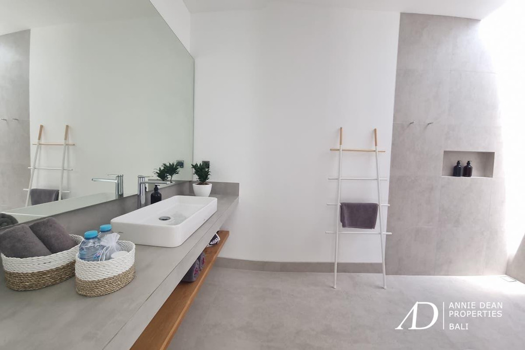 LEASEHOLD | VILLA COMPLEX 3-VILLAS IN PRIME SEMINYAK