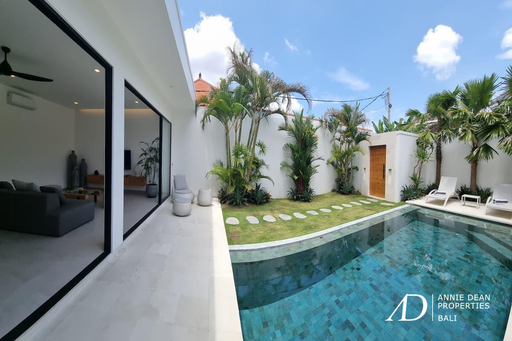 LEASEHOLD | VILLA COMPLEX 3-VILLAS IN PRIME SEMINYAK