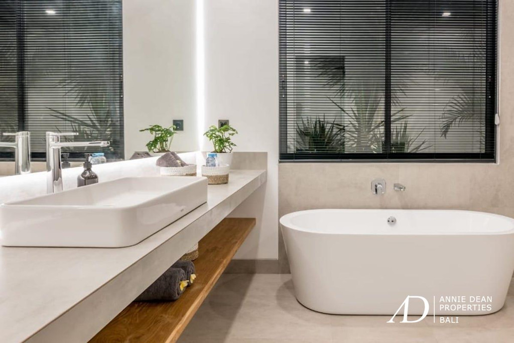 LEASEHOLD | VILLA COMPLEX 3-VILLAS IN PRIME SEMINYAK