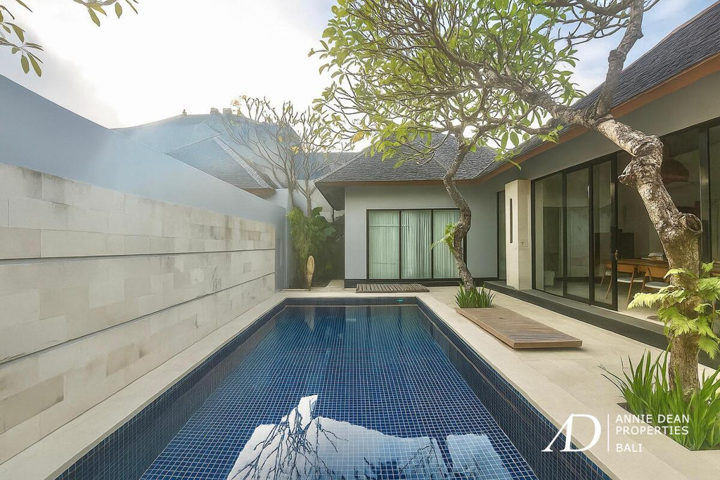 FREEHOLD | FULLY FURNISHED 2-BEDROOM VILLA IN PRIME SEMINYAK