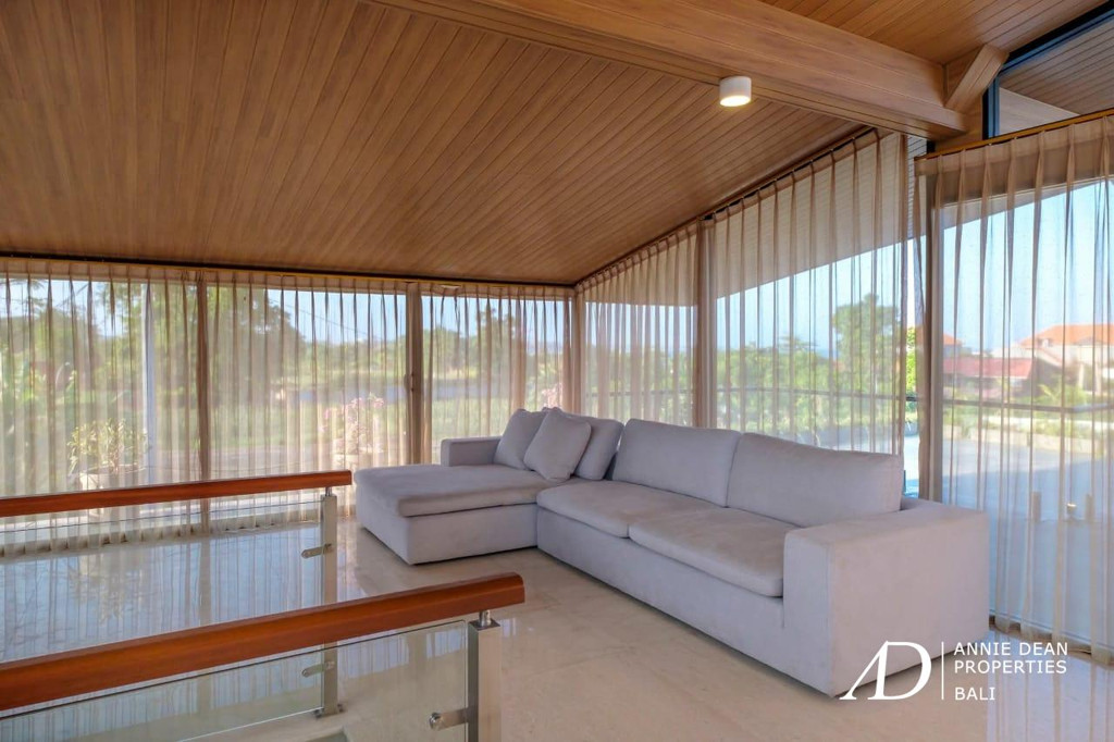 FREEHOLD | JOGLO-STYLE VILLA WITH MODERN ARCHITECTURE IN  SANUR