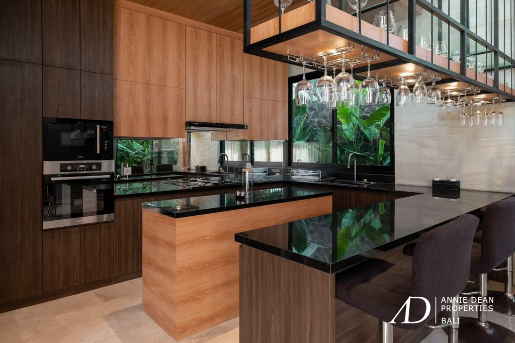 FREEHOLD | JOGLO-STYLE VILLA WITH MODERN ARCHITECTURE IN  SANUR