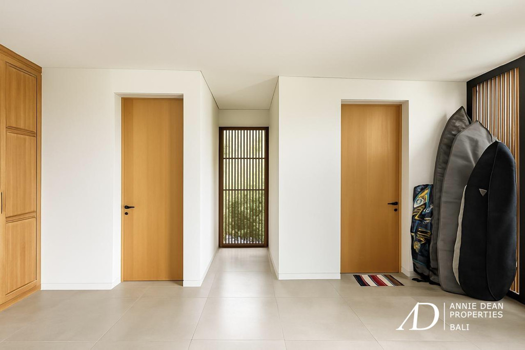 FREEHOLD | BRAND-NEW MODERN  4-BEDROOMS VILLA IN PERERENAN, BALI