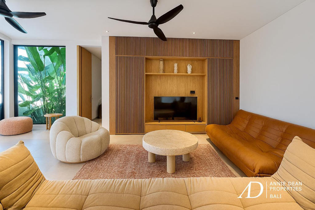 FREEHOLD | BRAND-NEW MODERN  4-BEDROOMS VILLA IN PERERENAN, BALI