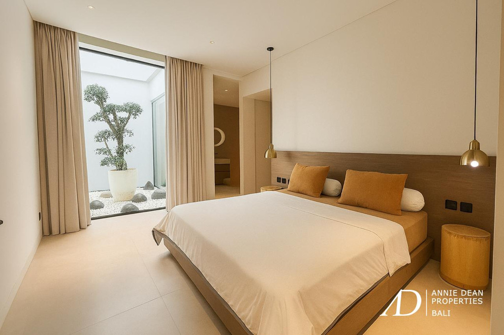 FREEHOLD | BRAND-NEW MODERN  4-BEDROOMS VILLA IN PERERENAN, BALI