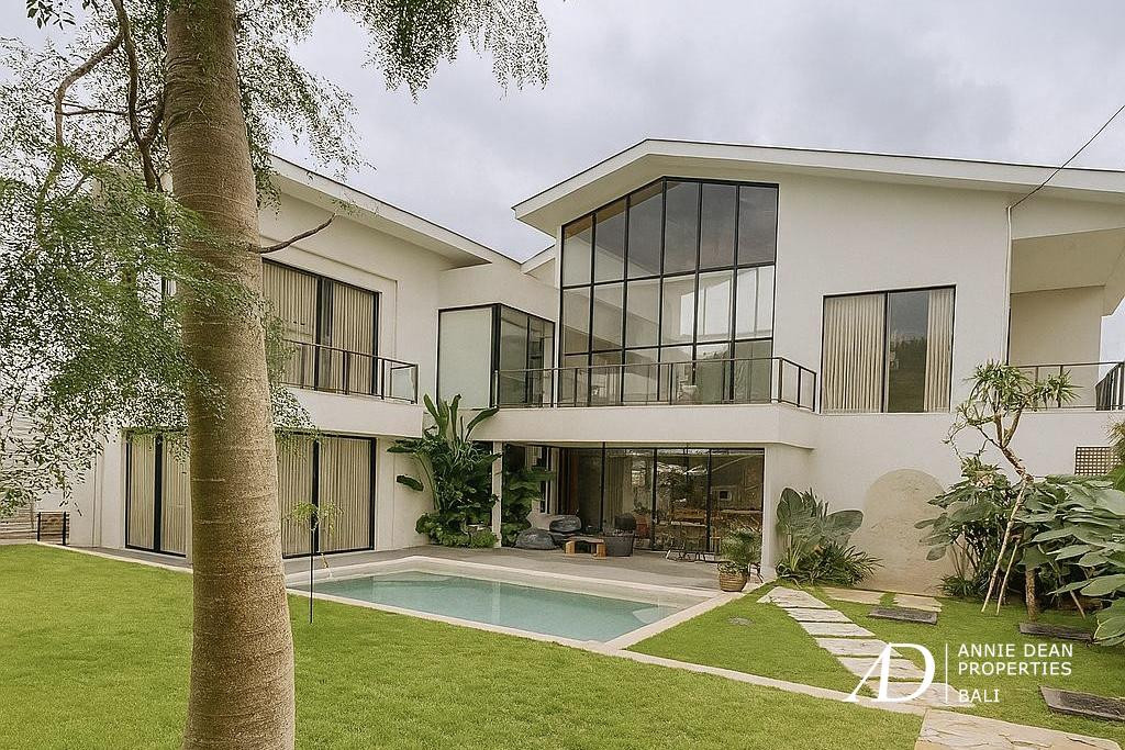 FREEHOLD | BRAND-NEW MODERN 4-BEDROOMS VILLA IN PERERENAN, BALI