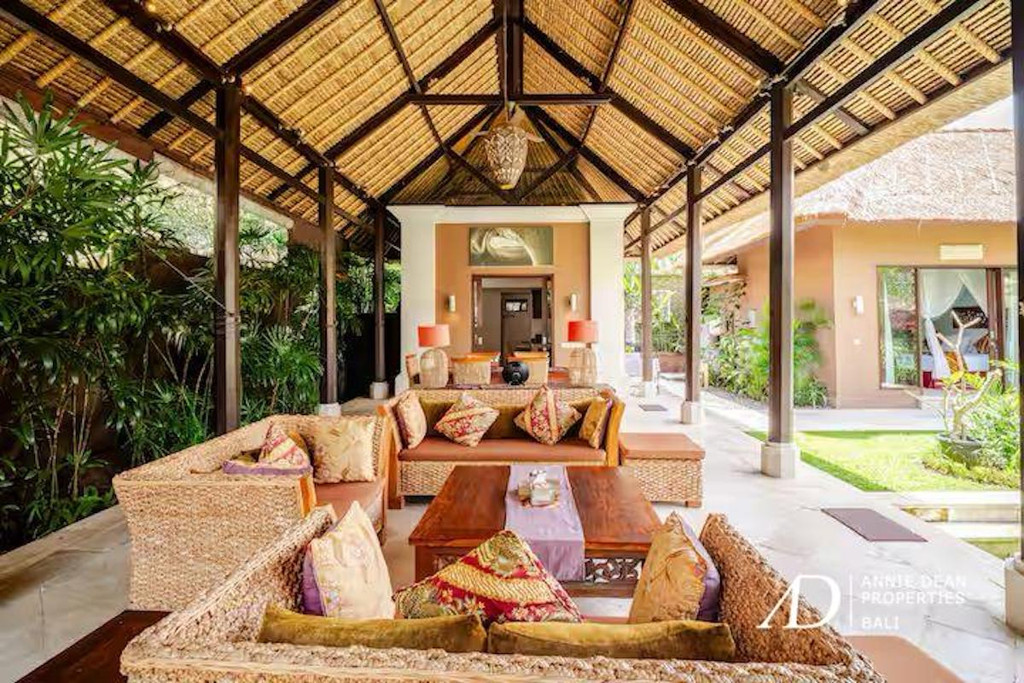 FREEHOLD | 3-BEDROOM TROPICAL VILLA IN PERERENAN CANGGU