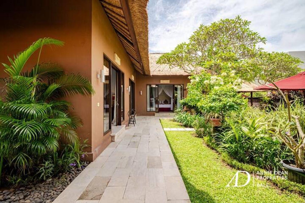 FREEHOLD | 3-BEDROOM  TROPICAL VILLA IN PERERENAN CANGGU