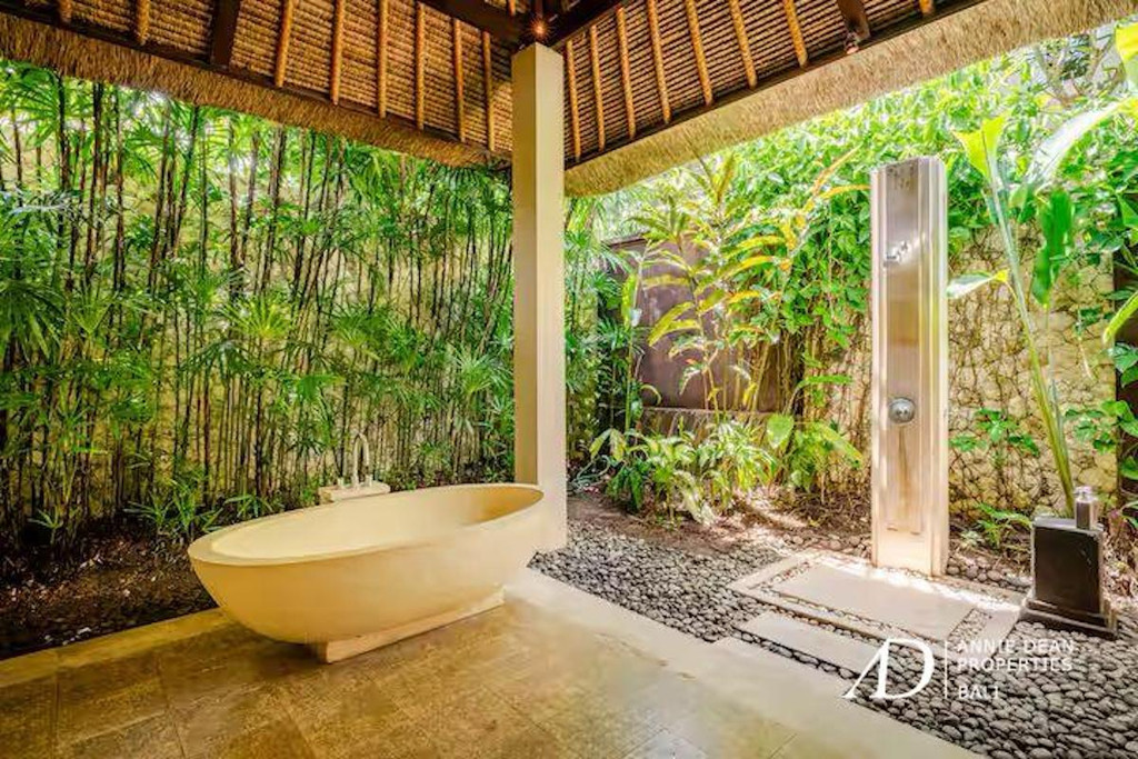 FREEHOLD | 3-BEDROOM  TROPICAL VILLA IN PERERENAN CANGGU