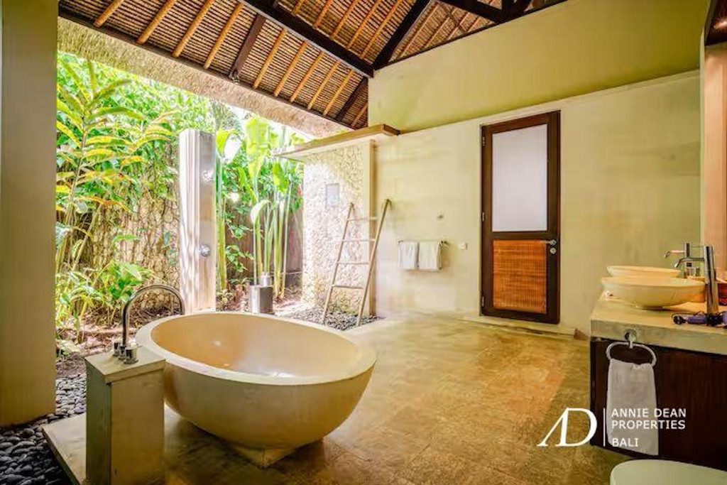 FREEHOLD | 3-BEDROOM  TROPICAL VILLA IN PERERENAN CANGGU