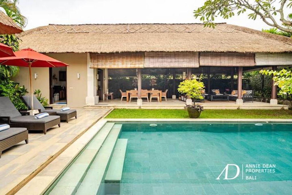 FREEHOLD | BALINESE STYLE WITHIN A COMPLEX VILLA IN PERERENAN CANGGU
