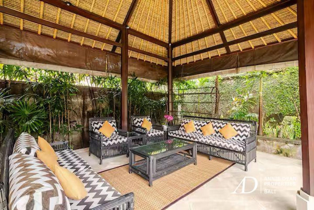 FREEHOLD | BALINESE STYLE WITHIN A COMPLEX  VILLA IN PERERENAN CANGGU