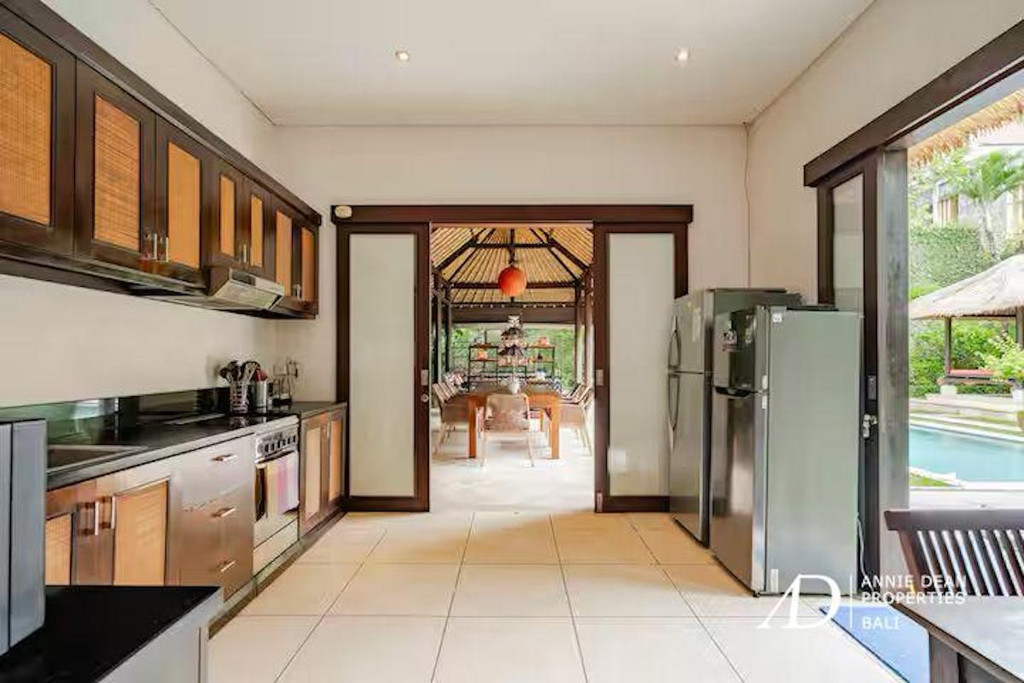 FREEHOLD | BALINESE STYLE WITHIN A COMPLEX  VILLA IN PERERENAN CANGGU