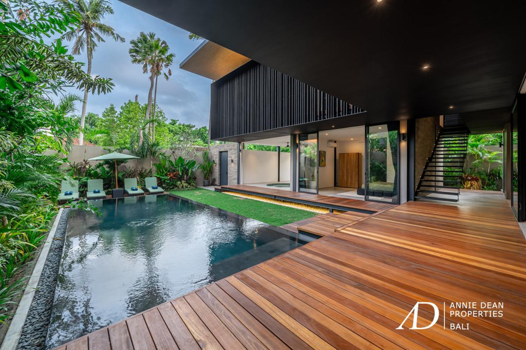 LEASEHOLD | MODERN LUXURY TROPICAL DESIGN VILLA IN CENTRAL SEMINYAK