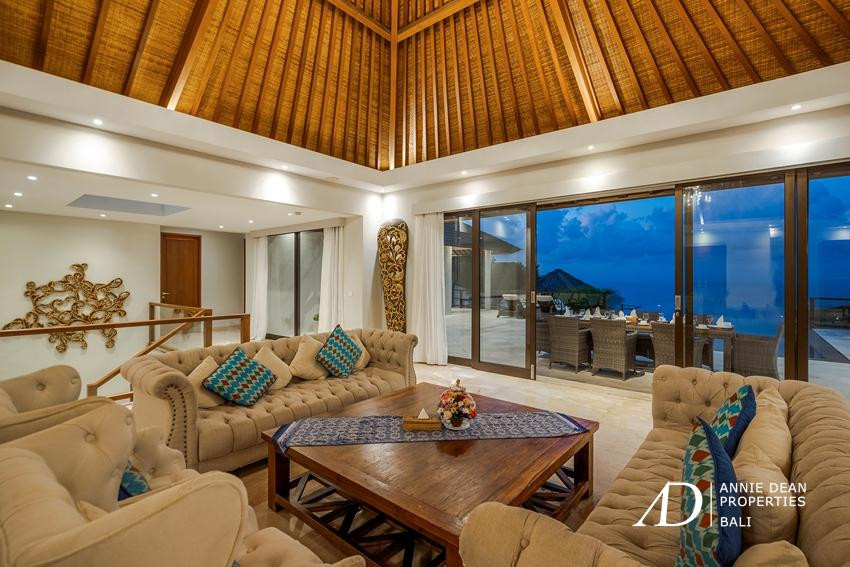 FREEHOLD | OCEANVIEW VILLA IN EXCLUSIVE CLIFFTOP ESTATE, SOUTH BALI