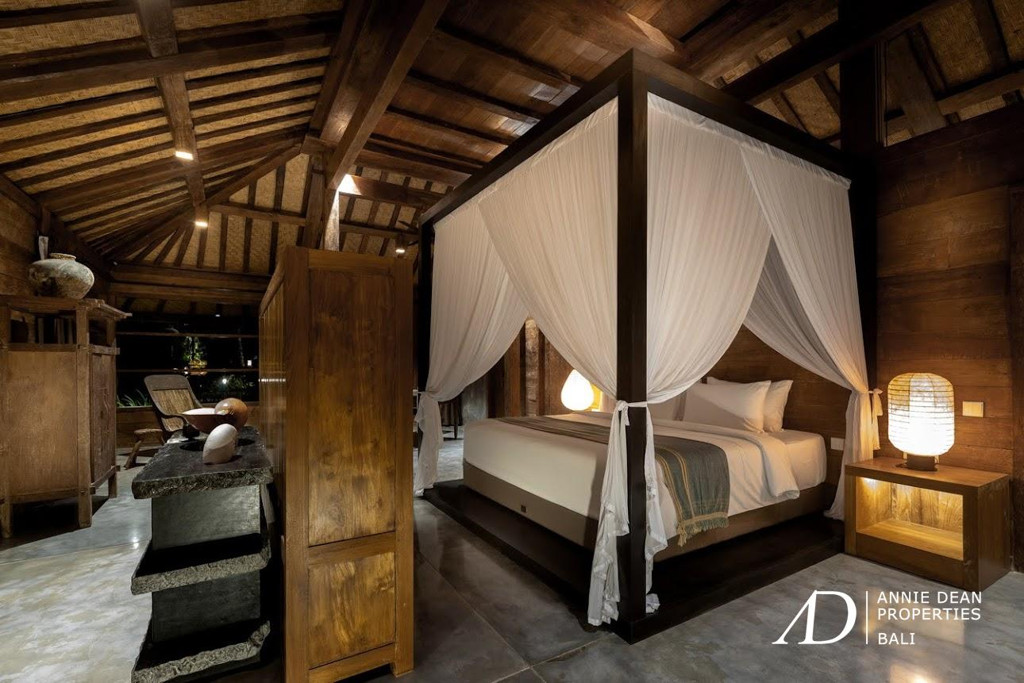 LEASEHOLD | JOGLO-STYLE VILLA WITH  RICE FIELD VIEWS IN NYANYI, BALI