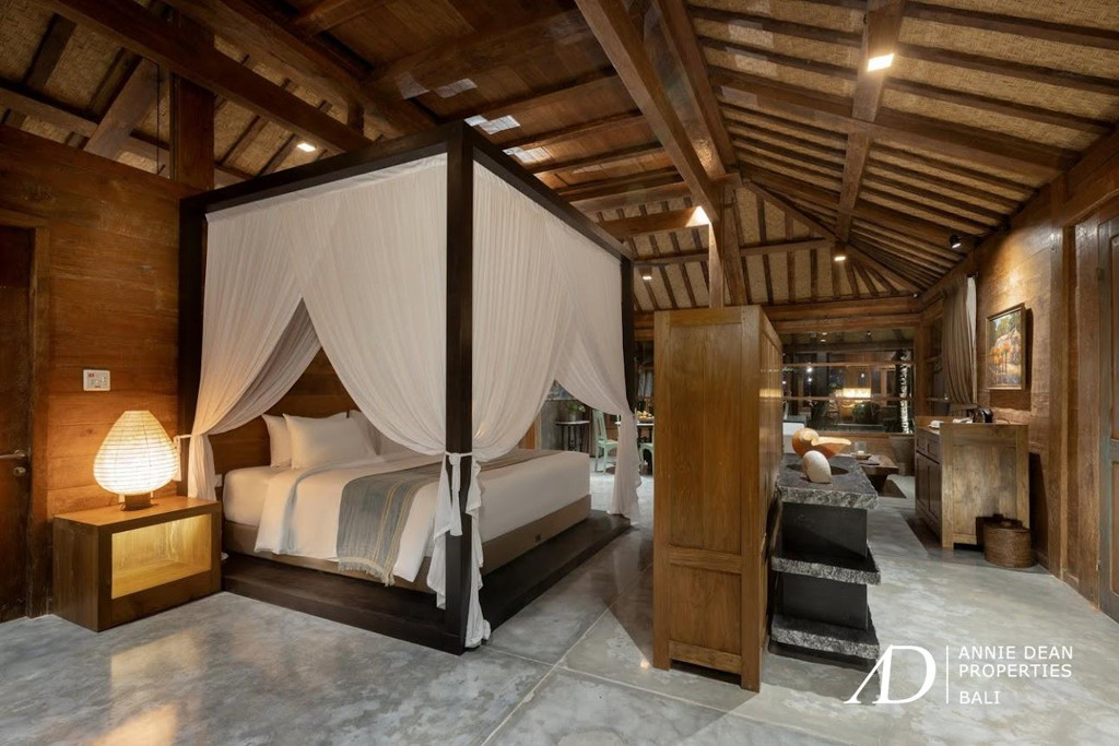 LEASEHOLD | JOGLO-STYLE VILLA WITH  RICE FIELD VIEWS IN NYANYI, BALI