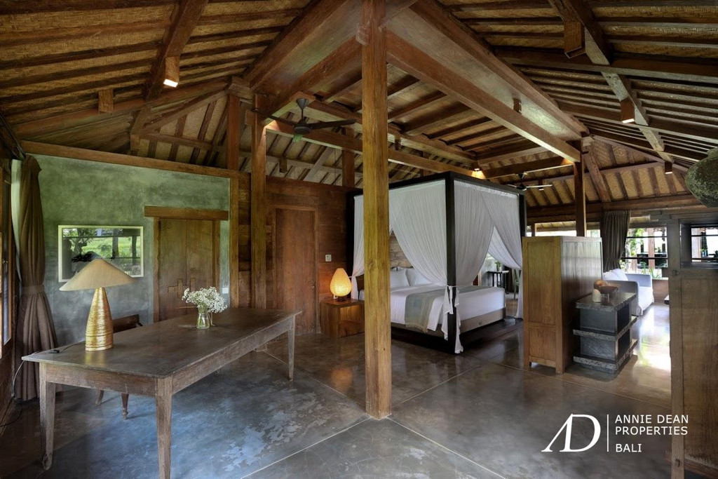 LEASEHOLD | JOGLO-STYLE VILLA WITH  RICE FIELD VIEWS IN NYANYI, BALI