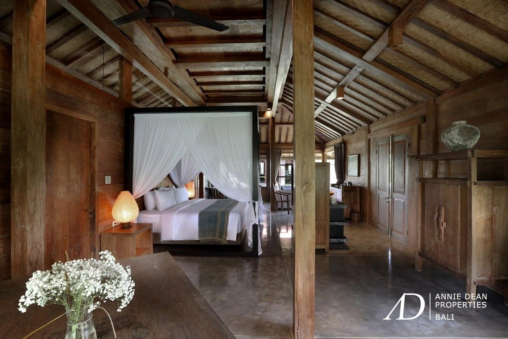 LEASEHOLD | JOGLO-STYLE VILLA WITH  RICE FIELD VIEWS IN NYANYI, BALI