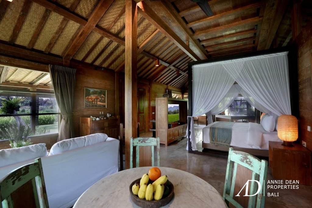 LEASEHOLD | JOGLO-STYLE VILLA WITH  RICE FIELD VIEWS IN NYANYI, BALI