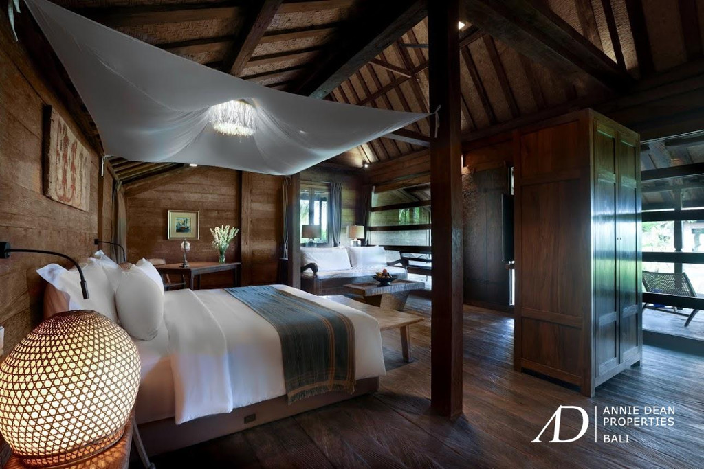 LEASEHOLD | JOGLO-STYLE VILLA WITH  RICE FIELD VIEWS IN NYANYI, BALI