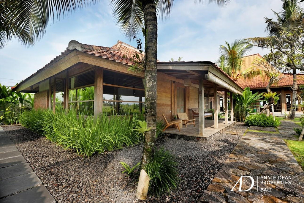 LEASEHOLD | JOGLO-STYLE VILLA WITH  RICE FIELD VIEWS IN NYANYI, BALI