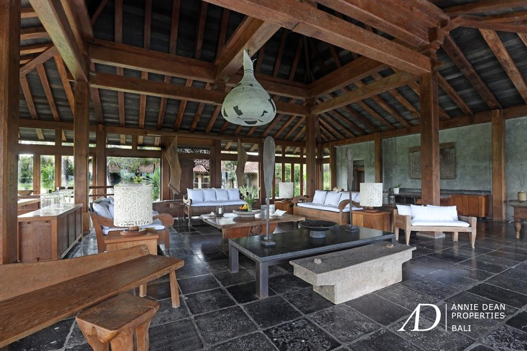 LEASEHOLD | JOGLO-STYLE VILLA WITH  RICE FIELD VIEWS IN NYANYI, BALI
