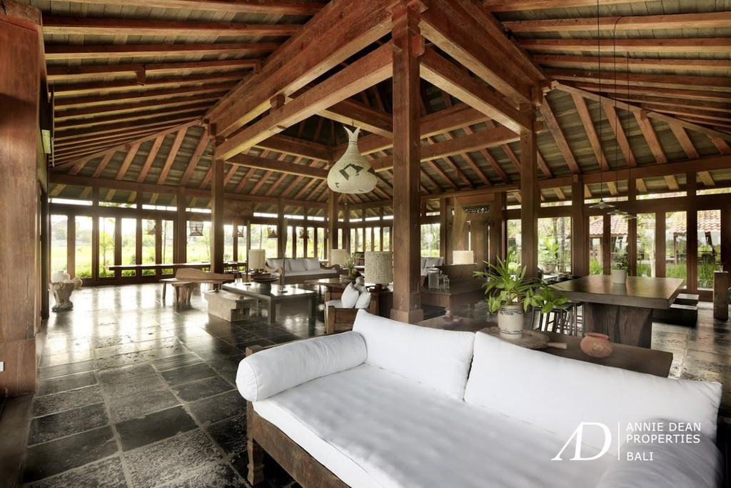 LEASEHOLD | JOGLO-STYLE VILLA WITH  RICE FIELD VIEWS IN NYANYI, BALI