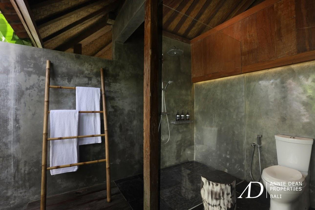 LEASEHOLD | JOGLO-STYLE VILLA WITH  RICE FIELD VIEWS IN NYANYI, BALI