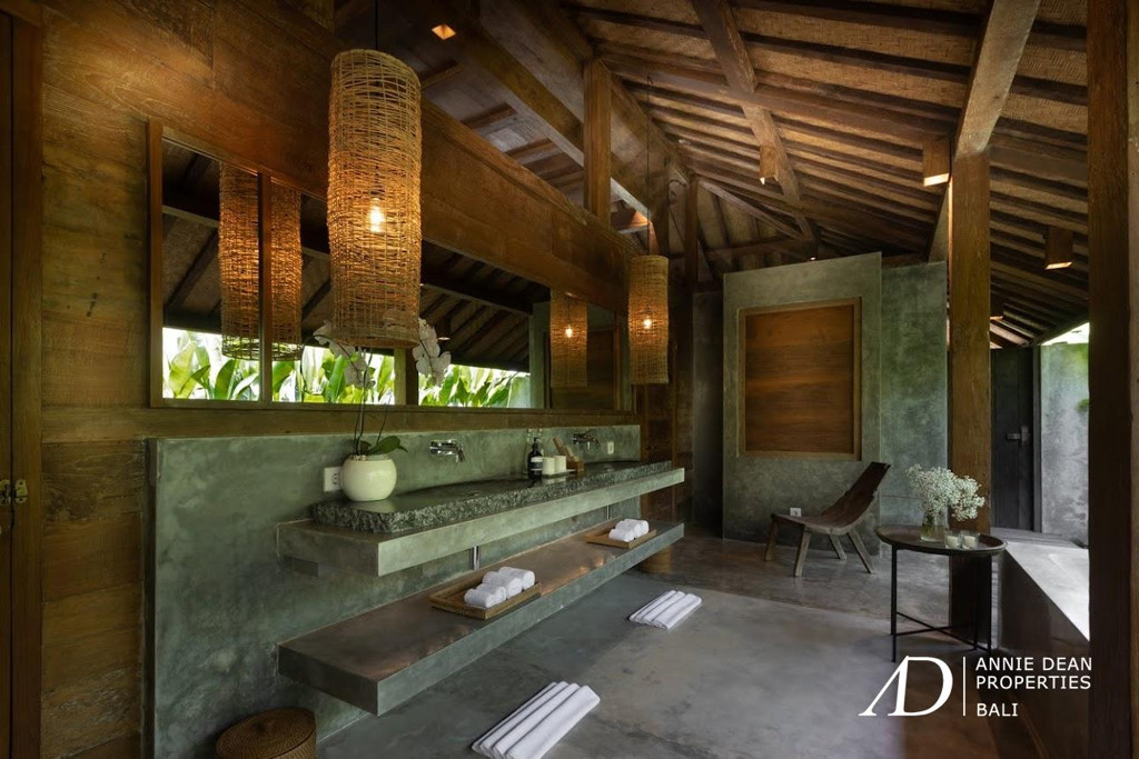LEASEHOLD | JOGLO-STYLE VILLA WITH  RICE FIELD VIEWS IN NYANYI, BALI