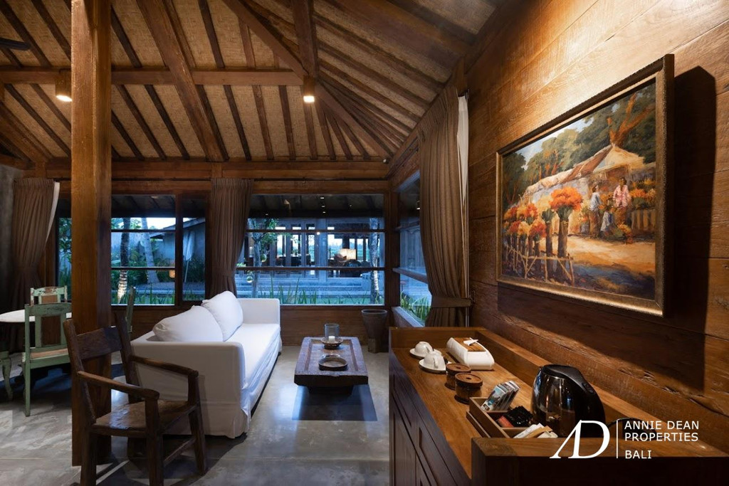 LEASEHOLD | JOGLO-STYLE VILLA WITH  RICE FIELD VIEWS IN NYANYI, BALI