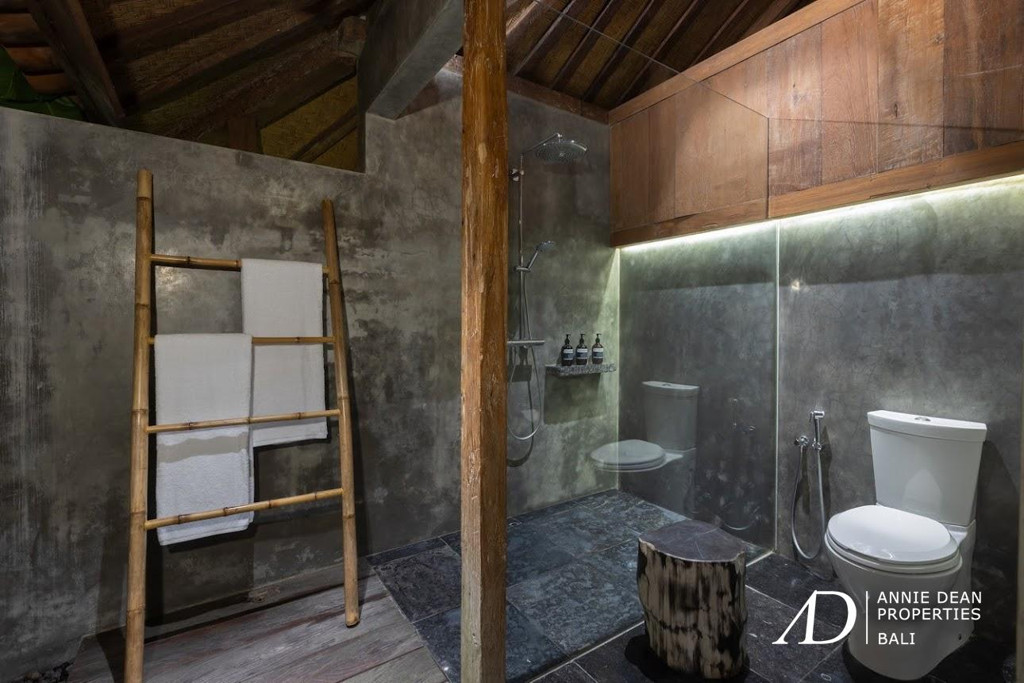 LEASEHOLD | JOGLO-STYLE VILLA WITH  RICE FIELD VIEWS IN NYANYI, BALI