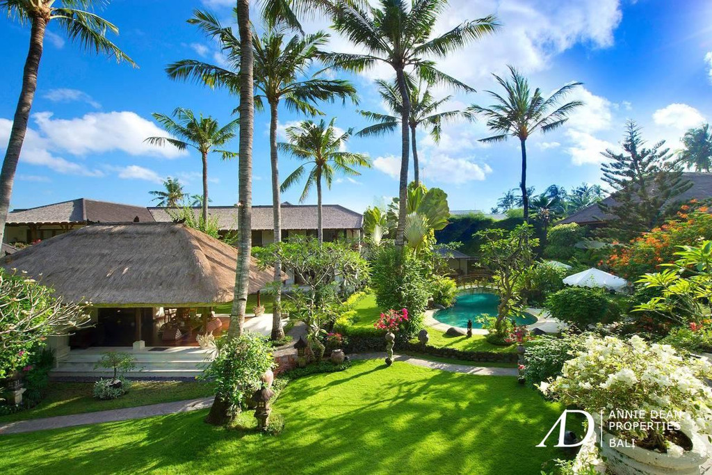 FREEHOLD | 8-BEDROOM ESTATE NEAR MERTASARI BEACH SANUR, BALI