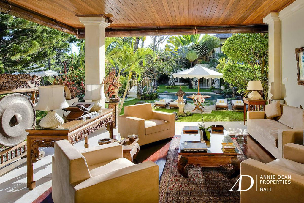FREEHOLD | 8-BEDROOM ESTATE NEAR MERTASARI BEACH SANUR, BALI