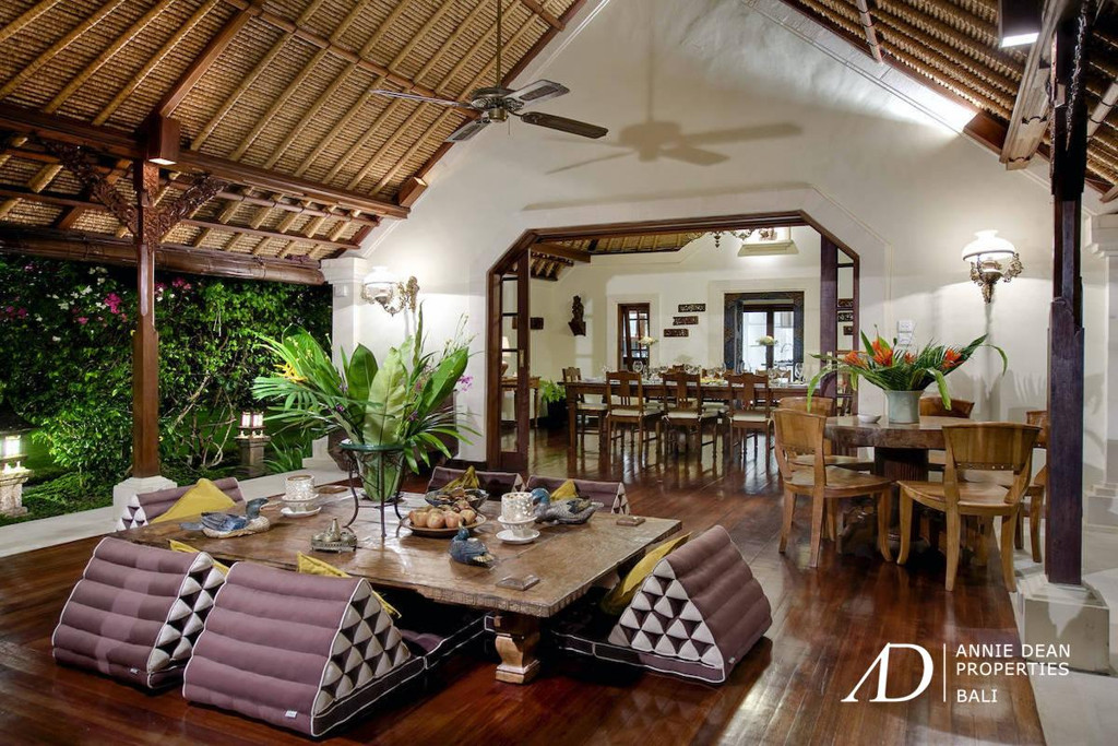 FREEHOLD | 8-BEDROOM ESTATE NEAR MERTASARI BEACH SANUR, BALI