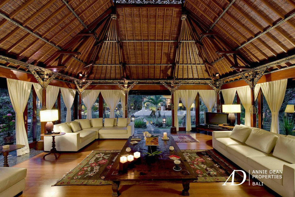 FREEHOLD | 8-BEDROOM ESTATE NEAR MERTASARI BEACH SANUR, BALI