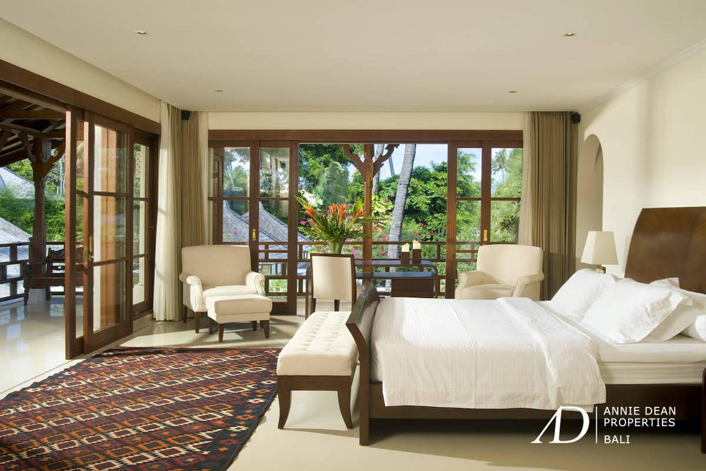 FREEHOLD | 8-BEDROOM ESTATE NEAR MERTASARI BEACH SANUR, BALI